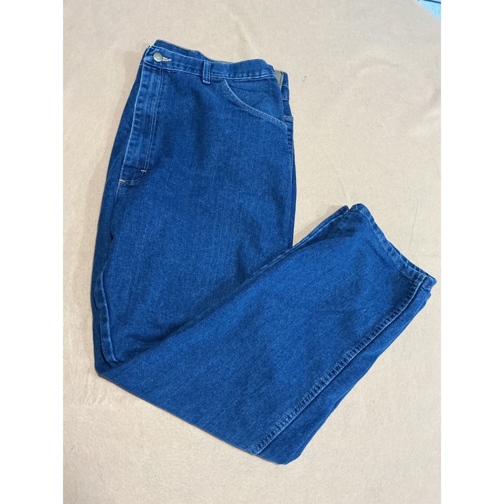 Wrangler Jeans Mens 42x32 Blue Excellent Relaxed Fit 85900DW